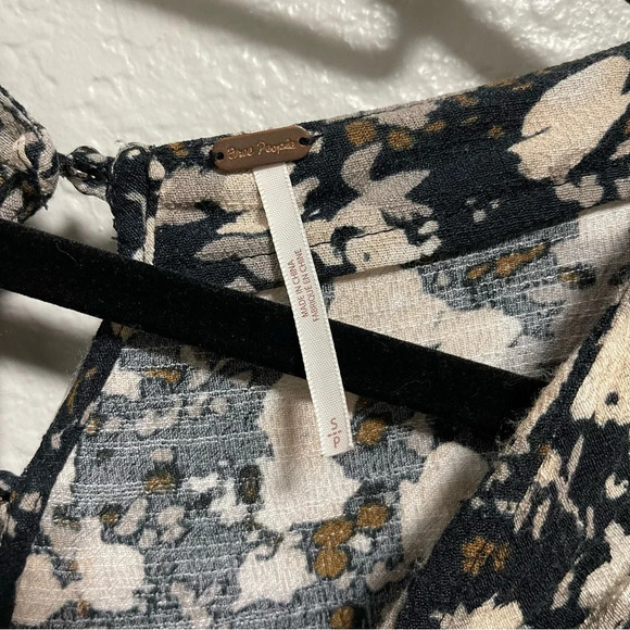 Free People Bell Sleeves Boho Style Floral Romper Small - Picture 6 of 9